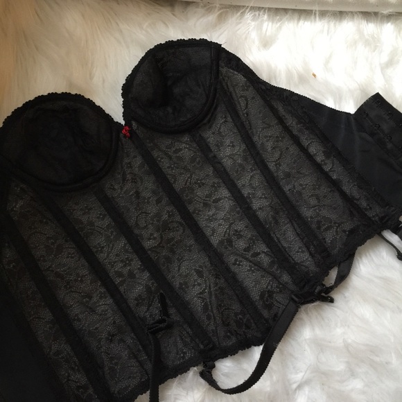 Vintage Carnival Black strapless bustier. - Picture 5 of 8